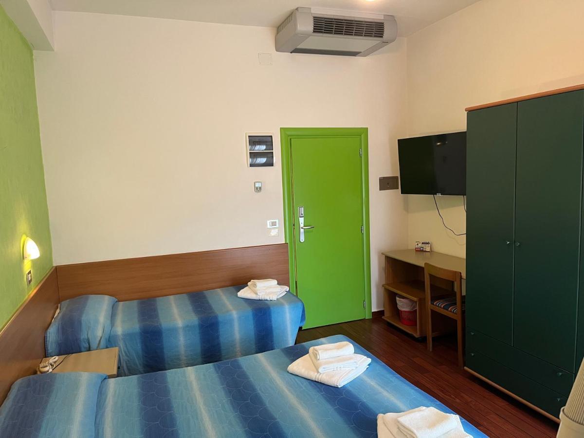 Senior Hotel